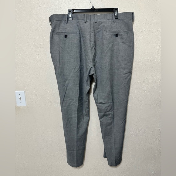 J.M. Haggar Classic Fit Straight Leg Dress Pants 40 x 30 Gray - Picture 5 of 7